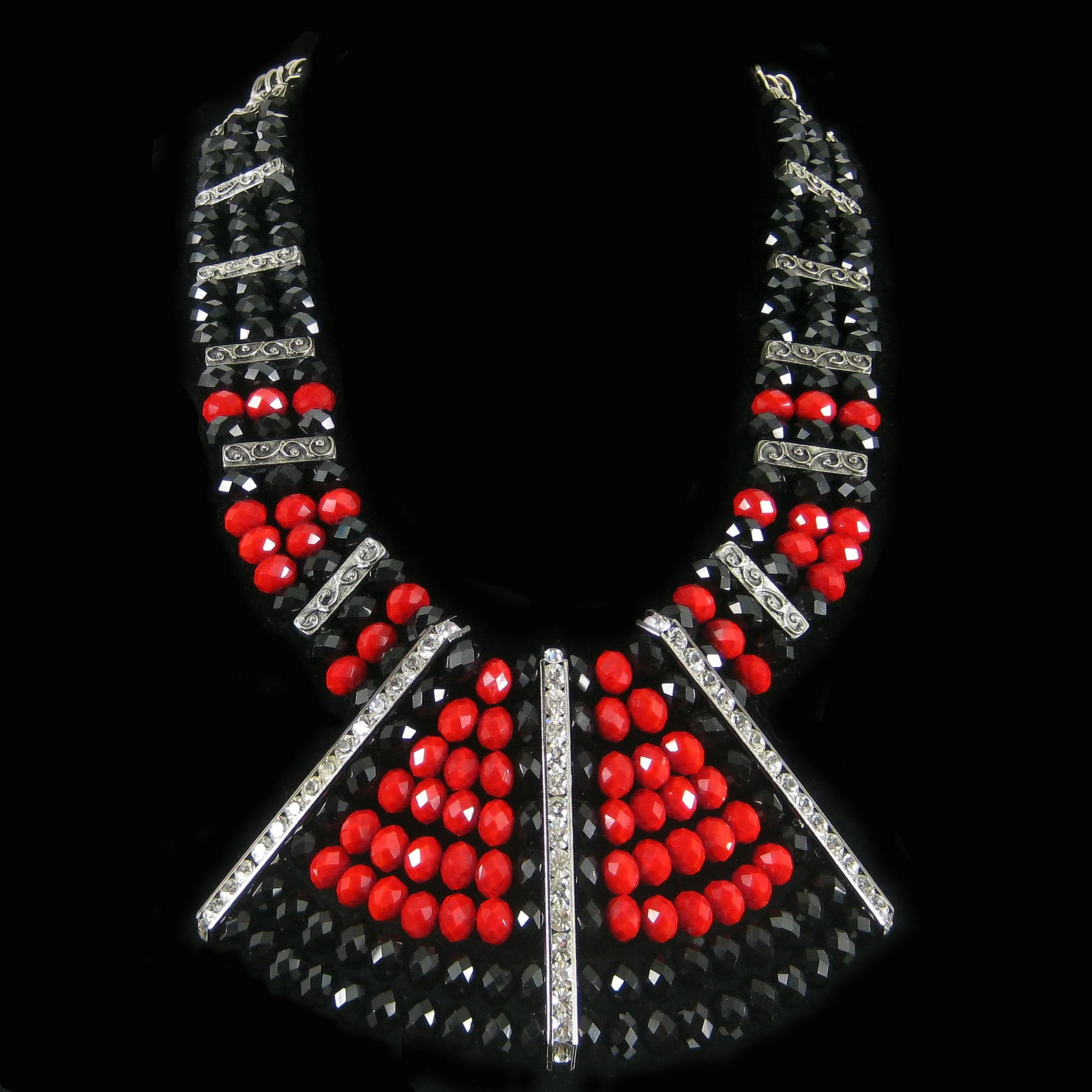 #1032n Red & Black Bead Bib Necklace With Rhinestone Stations