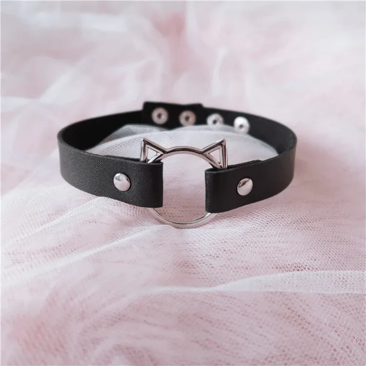 BLACK/WHITE KWAII CAT PU CHOKER BY61209