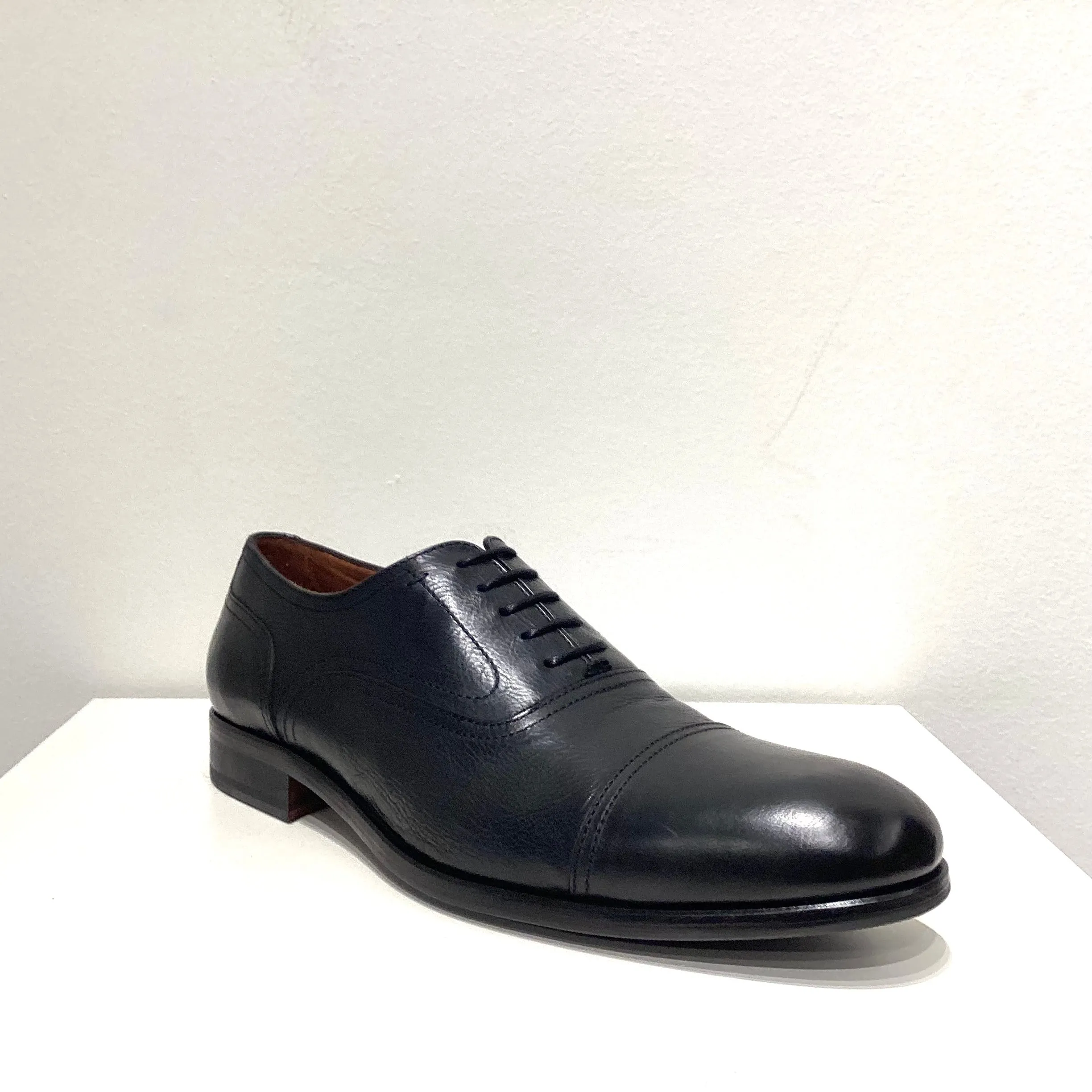 LOTTUSSE | ZAPATOS DE VESTIR HOMBRE | OXFORD LUTTON PIEL DE VACUNO MOKA | NEGRO