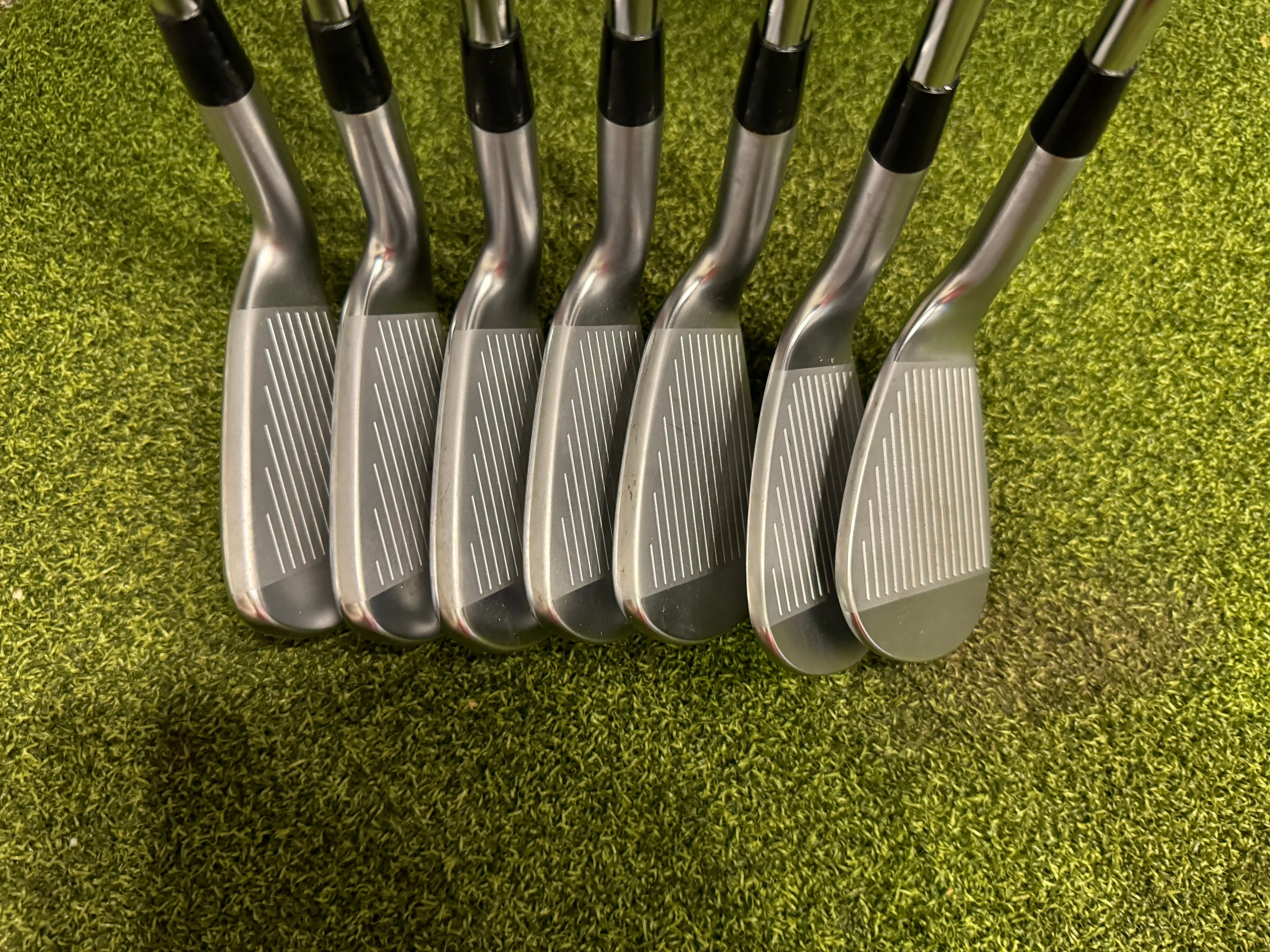 Mizuno JPX 923 Hot Metal 6-SW Iron Set, KBS Tour Lite Regular Flex, RH